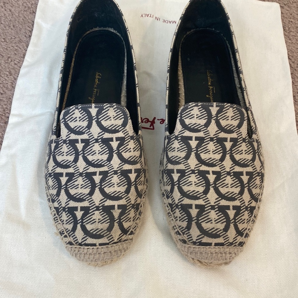 PRICE FIRM ❤️❤️❤️ Salvatore Ferragamo Gancini Espadrilles